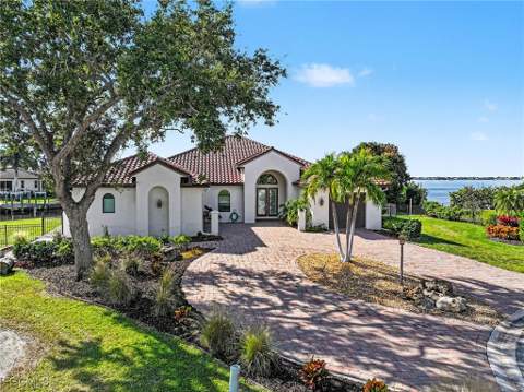 866 Cal Cove Dr, Fort Myers FL - photo 6 of 50