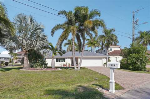1819 SE 43rd St, Cape Coral FL - photo 8 of 50