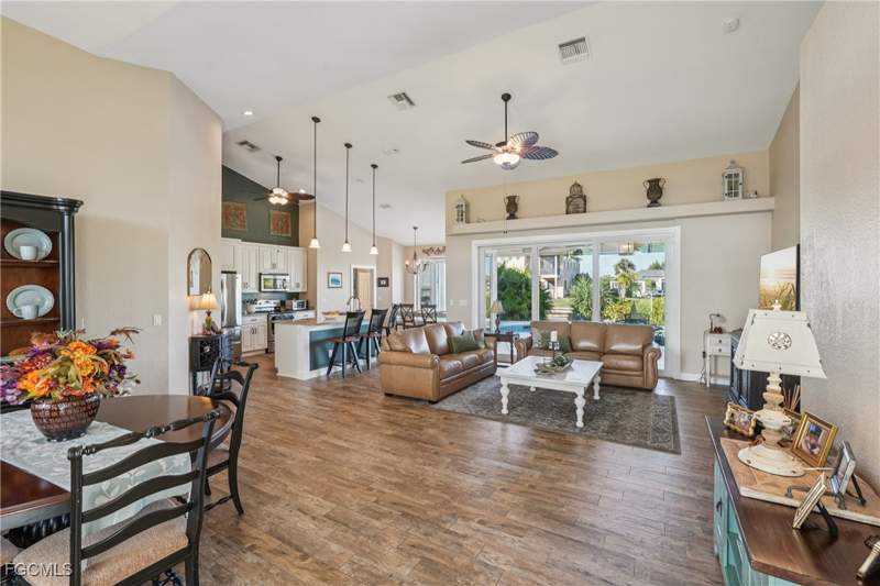 3 bedroom SingleFamilyResidence at 1422 NW 38th Pl, Cape Coral, Cape Coral — photo 4