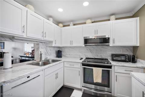 6102 Augusta Dr 302, Fort Myers FL - photo 8 of 47