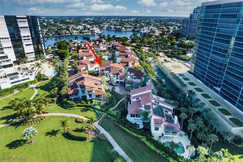 4 bedroom Attached at 4717 Villa Mare Ln 26-15, Villa Mare, Naples — photo 5