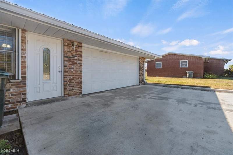 4 bedroom SingleFamilyResidence at 610 E Avenida Del Rio, Clewiston, Clewiston — photo 4