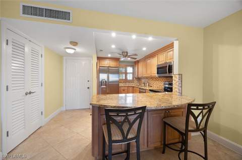 41 High Point Cir S 107, Naples FL - photo 12 of 32