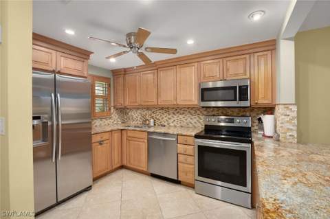 41 High Point Cir S 107, Naples FL - photo 9 of 32