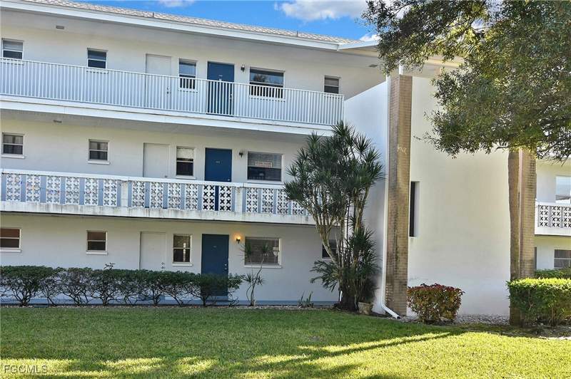 2 bedroom Condominium at 1411 Tropic Ter, Tropic Terrace, North Fort Myers — photo 2