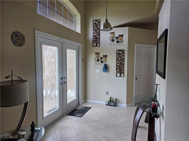 3 bedroom SingleFamilyResidence at 1725 SW 49th Ln, Cape Coral, Cape Coral — photo 2