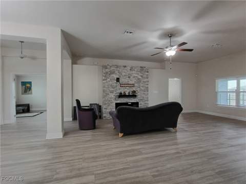 1426 NE 5th Pl, Cape Coral FL - photo 6 of 41
