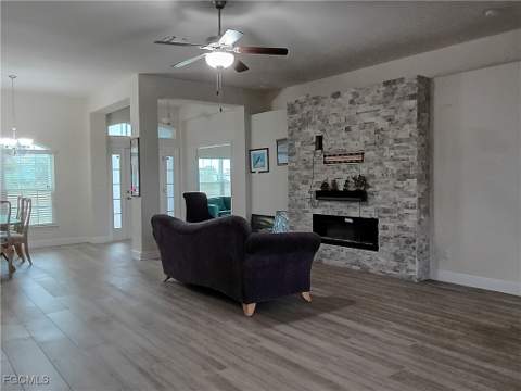 1426 NE 5th Pl, Cape Coral FL - photo 7 of 41