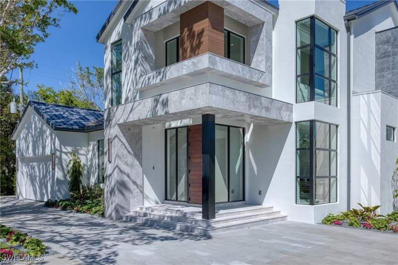 4 bedroom SingleFamilyResidence at 1800 Crayton Rd, Coquina Sands, Naples — photo 2
