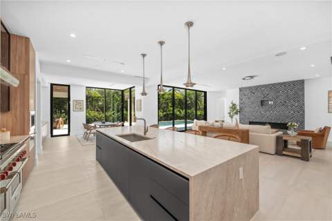 1800 Crayton Rd, Naples FL - photo 8 of 32