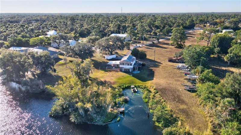 3 bedroom SingleFamilyResidence at 2111 Gardner Ct, River Oaks, Alva — photo 2