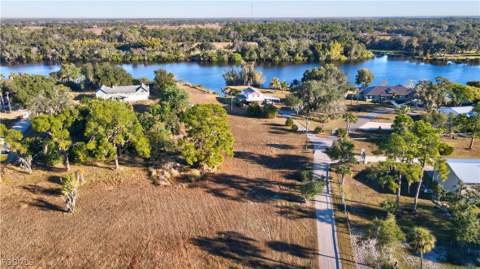 2111 Gardner Ct, Alva FL - photo 9 of 50