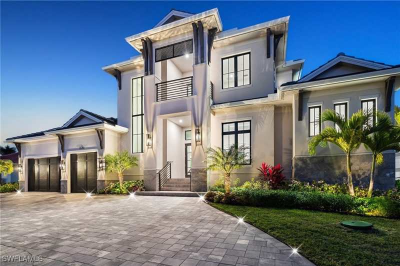 4 bedroom SingleFamilyResidence at 3540 Crayton Rd, Moorings, Naples — photo 1