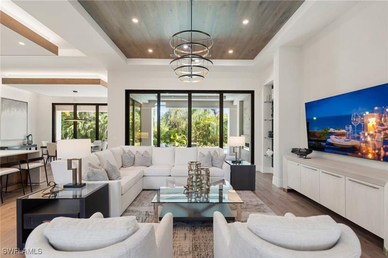 4 bedroom SingleFamilyResidence at 3540 Crayton Rd, Moorings, Naples — photo 5