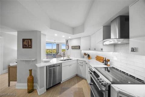 4751 Gulf Shore Blvd N 904, Naples FL - photo 16 of 43