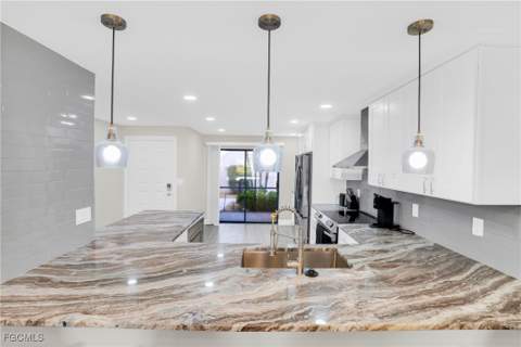 16381 Kelly Woods Dr 150, Fort Myers FL - photo 12 of 47