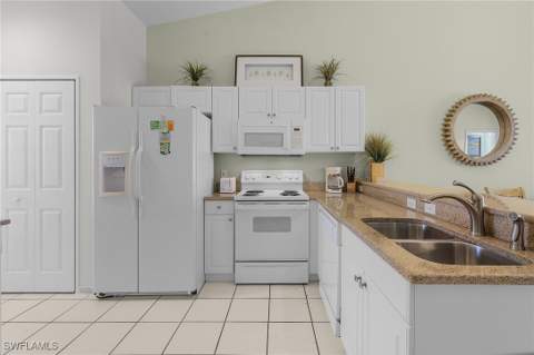 7870 Mahogany Run Ln 1724, Naples FL - photo 8 of 21