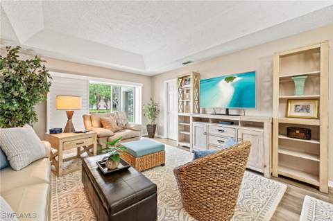 529 Mardel Dr 304, Naples FL - photo 6 of 24