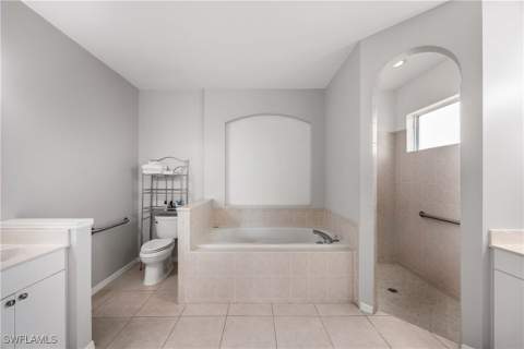 9882 El Greco Cir, Bonita Springs FL - photo 17 of 47