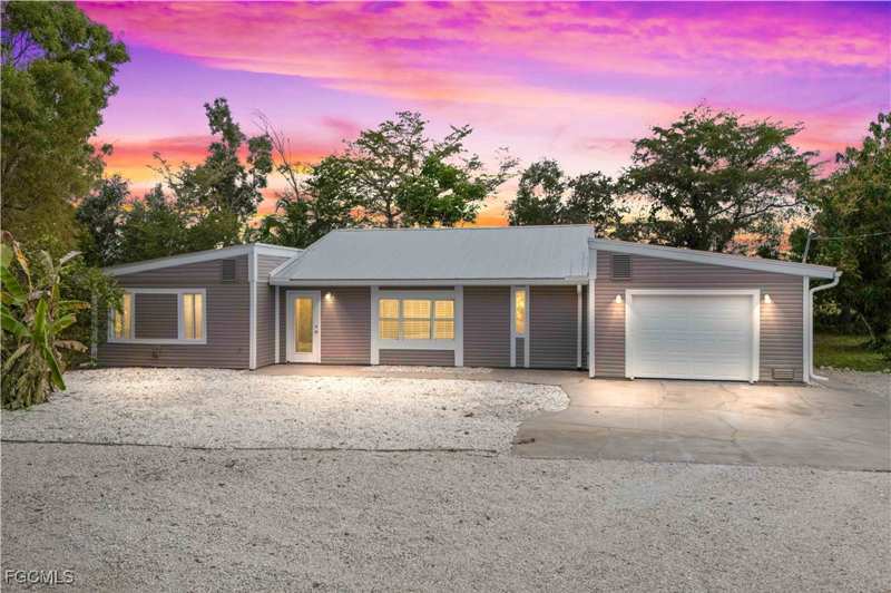 3 bedroom SingleFamilyResidence at 5675 Sandal Ln, Kreamers Avocado Subd, Bokeelia — photo 1