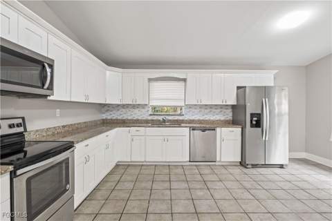 5675 Sandal Ln, Bokeelia FL - photo 20 of 43