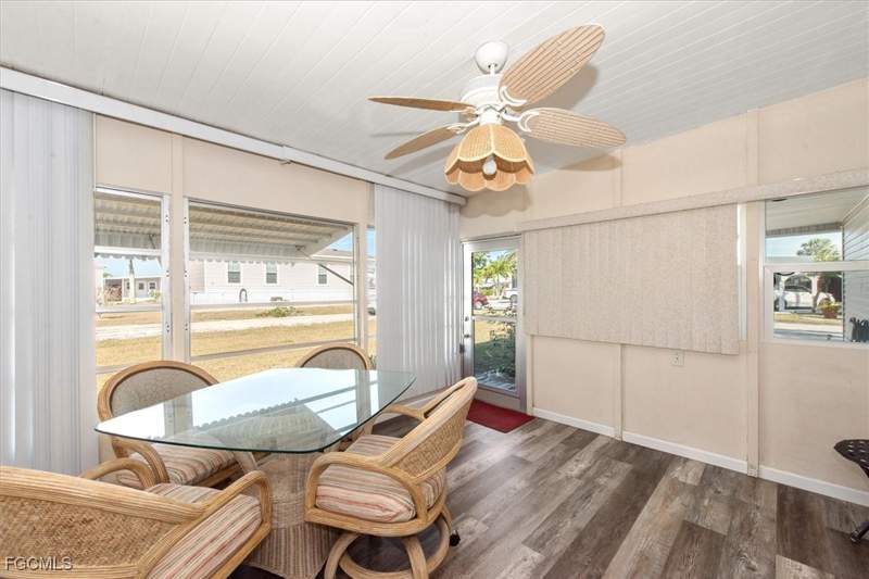 2 bedroom ManufacturedHome at 67 Percy St, Thunderbird Mobile Homes, Fort Myers — photo 4