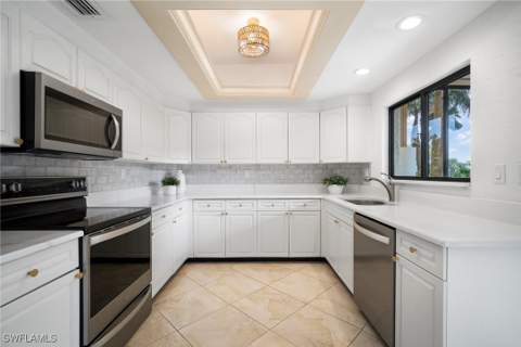 6760 Pelican Bay Blvd 312, Naples FL - photo 13 of 32