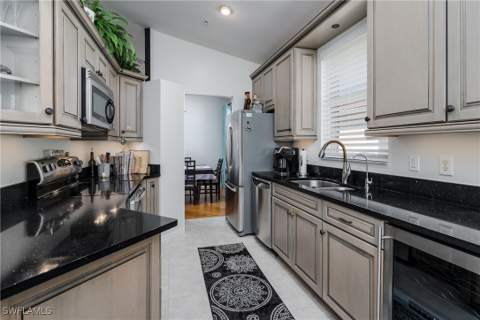 640 Lalique Cir 405, Naples FL - photo 10 of 48