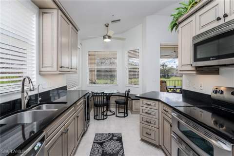 640 Lalique Cir 405, Naples FL - photo 11 of 48