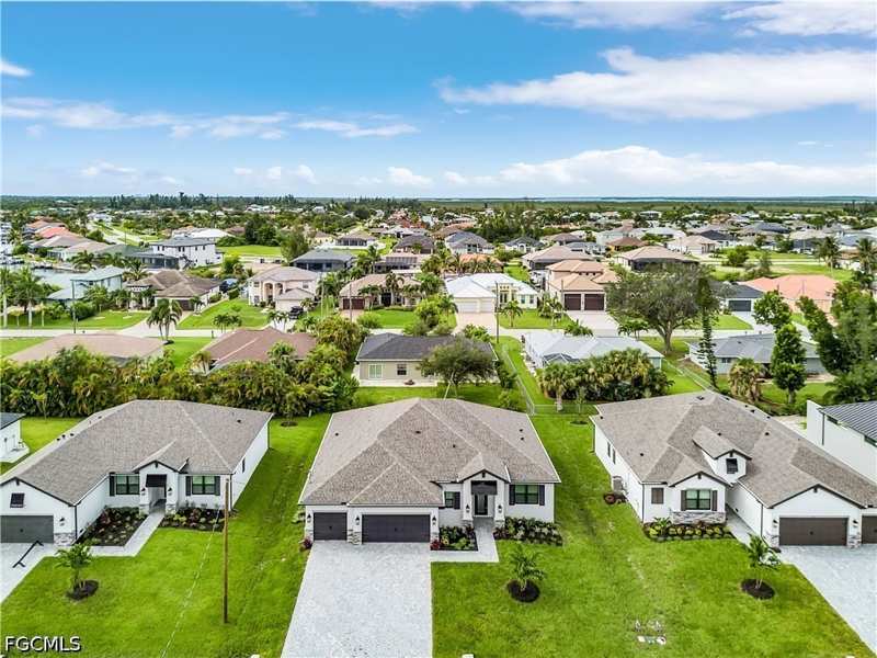 4 bedroom SingleFamilyResidence at 3524 SW 3rd St, Cape Coral, Cape Coral — photo 1