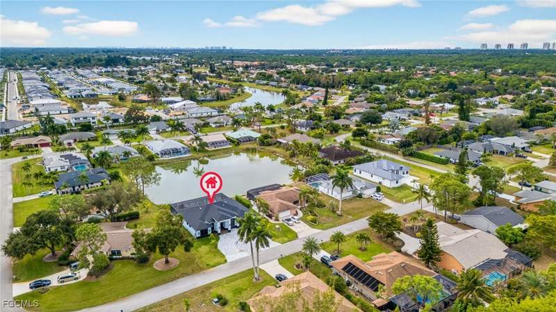 5 bedroom SingleFamilyResidence at 10318 St Patrick Ln, Fairway Estates, Bonita Springs — photo 2