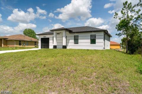 3804 8th St SW, Lehigh Acres FL - photo 10 of 33
