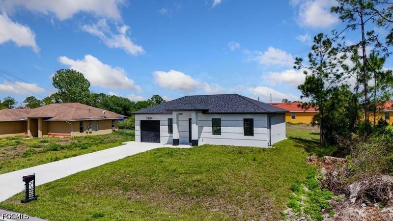 3 bedroom SingleFamilyResidence at 3804 8th St SW, Lehigh Acres, Lehigh Acres — photo 2