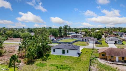 3804 8th St SW, Lehigh Acres FL - photo 6 of 33