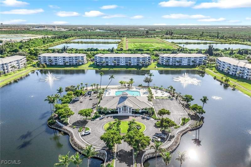 2 bedroom Condominium at 16625 Lake Circle Dr 518, Heritage Pointe, Fort Myers — photo 3