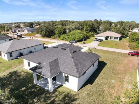 442 Poplar St, Lehigh Acres FL - photo 6 of 28