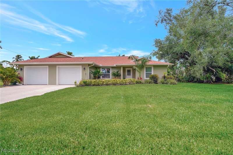 3 bedroom SingleFamilyResidence at 787 Overriver Dr, Overiver Shores, North Fort Myers — photo 1