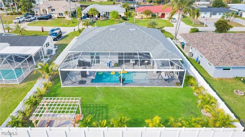 3 bedroom SingleFamilyResidence at 2214 SE 27th Ter, Cape Coral, Cape Coral — photo 4