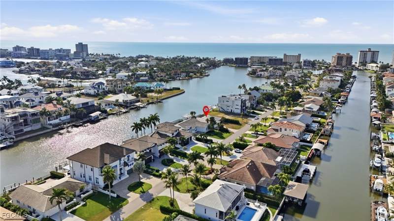4 bedroom SingleFamilyResidence at 380 Conners Ave, Conners, Naples — photo 5