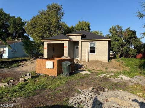 211 Charlotte Ave, Fort Myers FL - photo 7 of 14