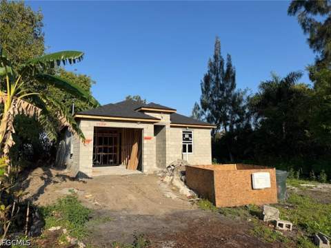 211 Charlotte Ave, Fort Myers FL - photo 8 of 14