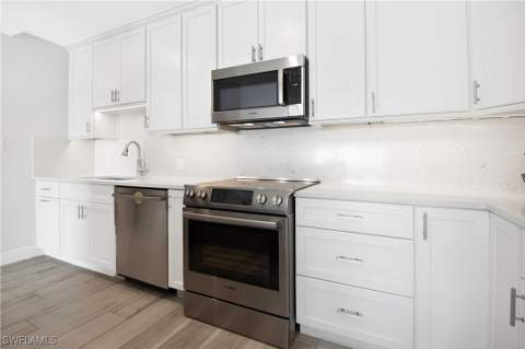60 Pelican St W 505, Naples FL - photo 9 of 41