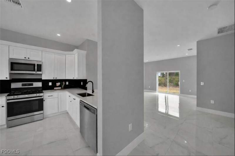3 bedroom SingleFamilyResidence at 727 Santa Lucia Ave S, Lehigh Acres, Lehigh Acres — photo 5