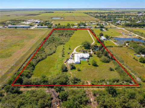 1085 West Ave, Moore Haven FL - photo 13 of 48