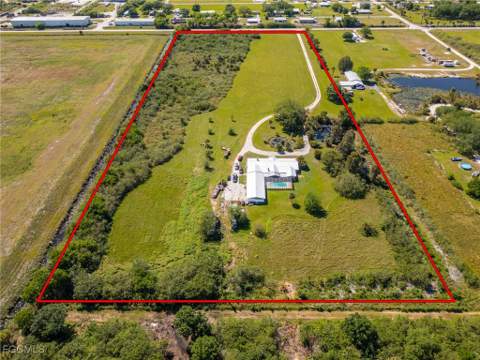 1085 West Ave, Moore Haven FL - photo 15 of 48
