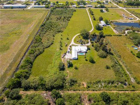 1085 West Ave, Moore Haven FL - photo 16 of 48