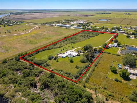 1085 West Ave, Moore Haven FL - photo 19 of 48