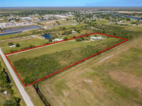 1085 West Ave, Moore Haven FL - photo 6 of 48