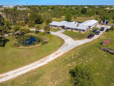 1085 West Ave, Moore Haven FL - photo 8 of 48