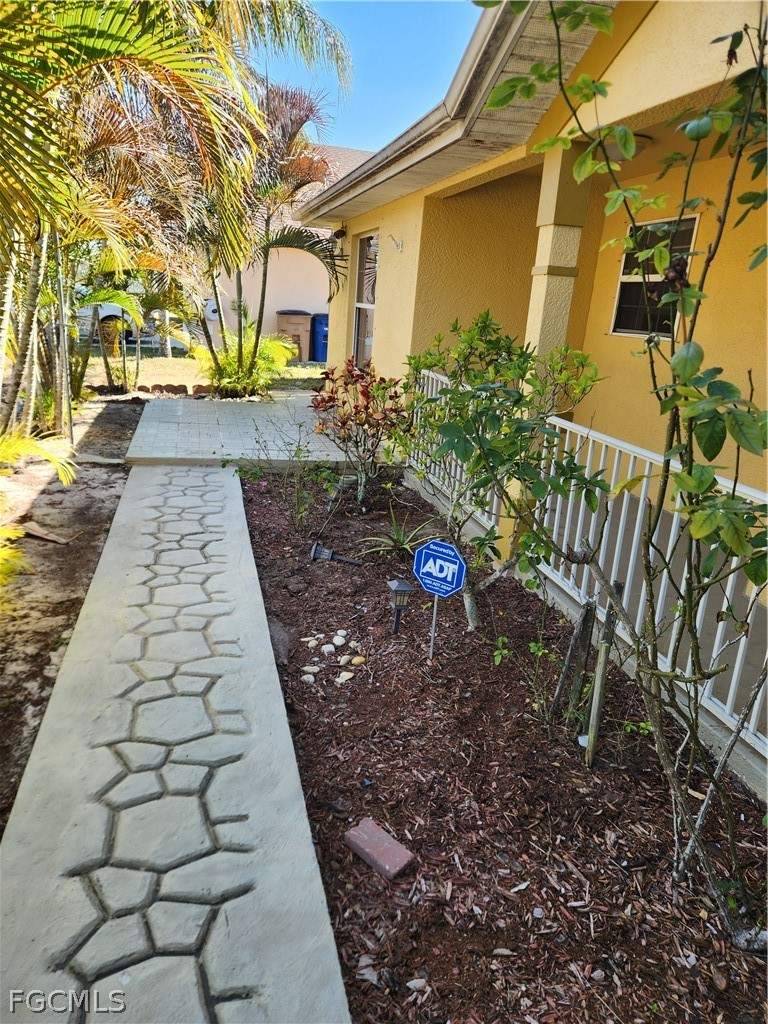 3 bedroom SingleFamilyResidence at 245 David Ave, Lehigh Acres, Lehigh Acres — photo 2